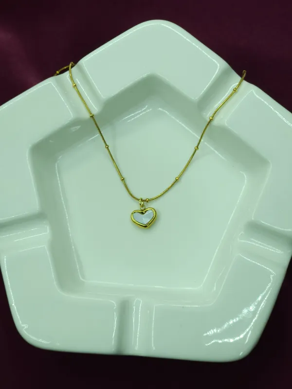 Gold_Lumi_Heart_Pendant_Necklace_For_Women