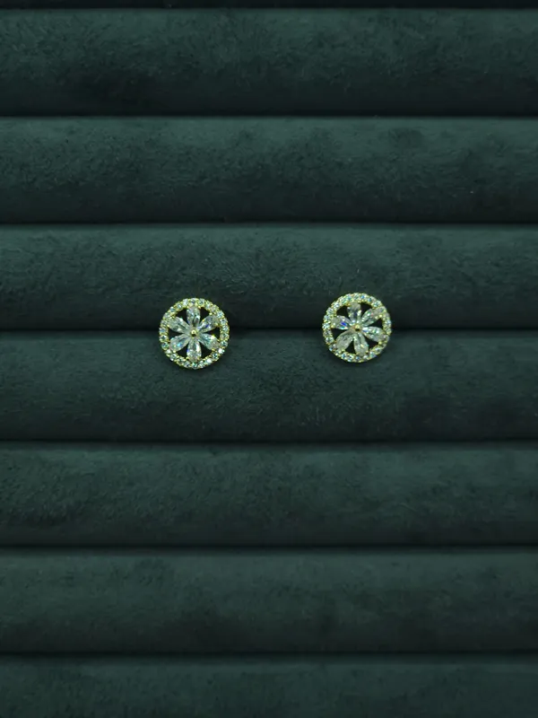 Gold_Bloom_Heart_Studs_For_Women