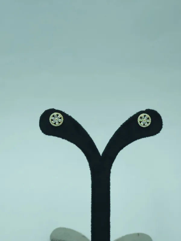 Gold_Bloom_Heart_Studs_For_Women