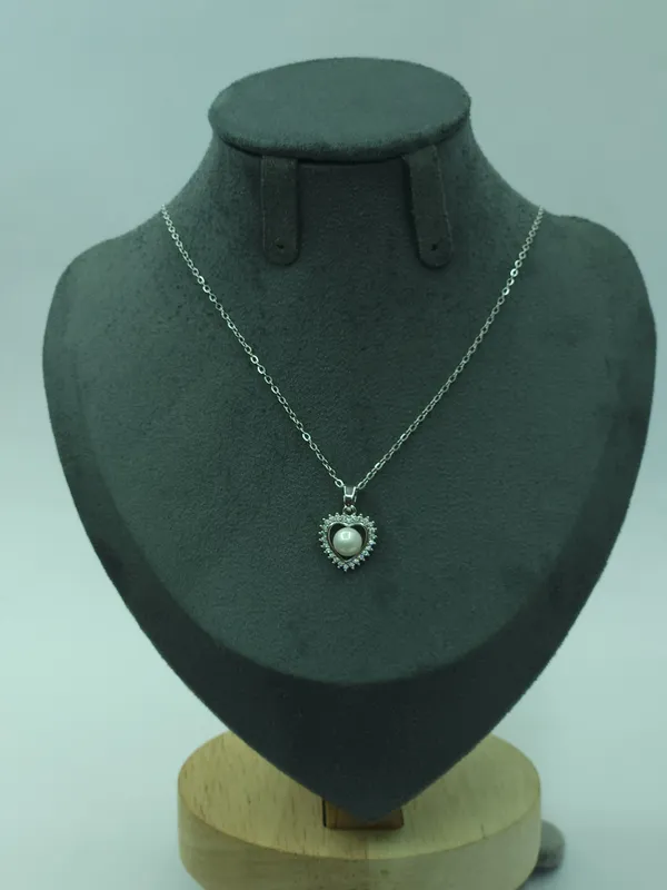 Silver_Heart_Pearl_Radiance_Necklace_For_Women