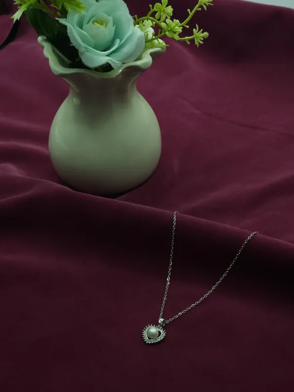 Silver_Heart_Pearl_Radiance_Necklace_For_Women