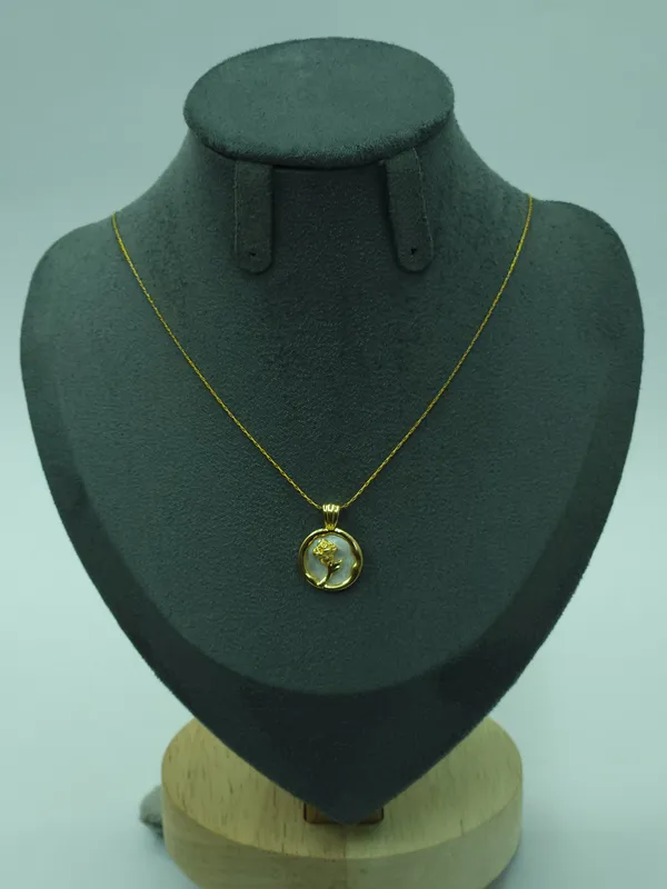 Gold_Aurora_Rose_Pendant_Necklace_For_Women