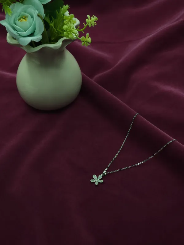 Silver_Blossom_Sparkle_Pendant_Necklace_For_Women