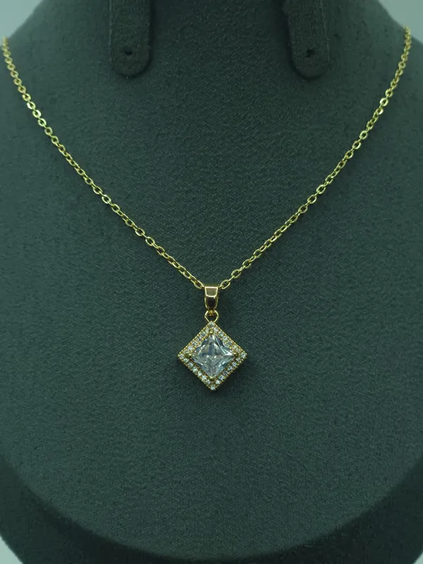 Gold_Celestia_Crystal_Pendant_Necklace_For_Women