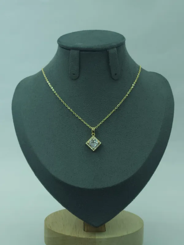 Gold_Celestia_Crystal_Pendant_Necklace_For_Women