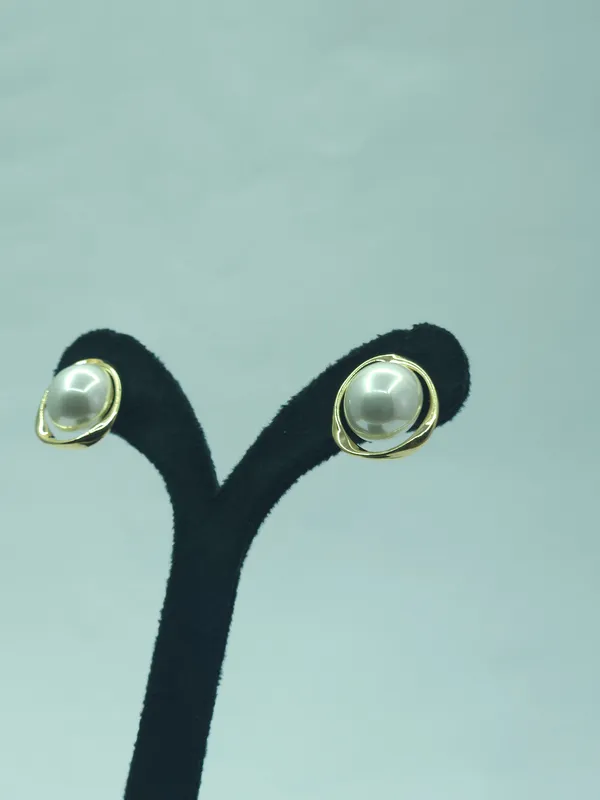 Gold_Aria_Pearl_Drops_For_Women