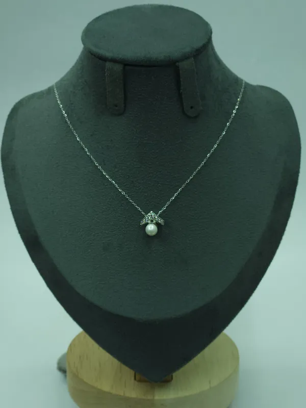 Gold_Celeste_Pearl_Drop_Pendant_Necklace_For_Women