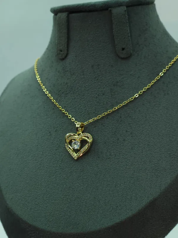 Gold_Amoria_Heart_Pendant_Necklace_For_Women