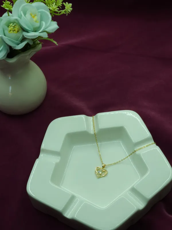 Gold_Amoria_Heart_Pendant_Necklace_For_Women