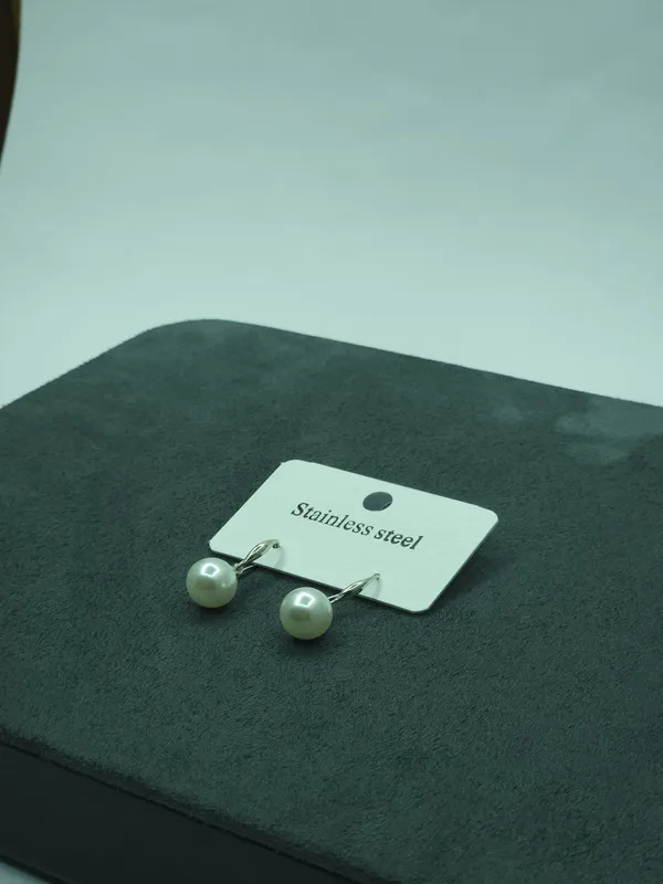 Silver_Heart_Pearl_Fusion_Studs_For_Women
