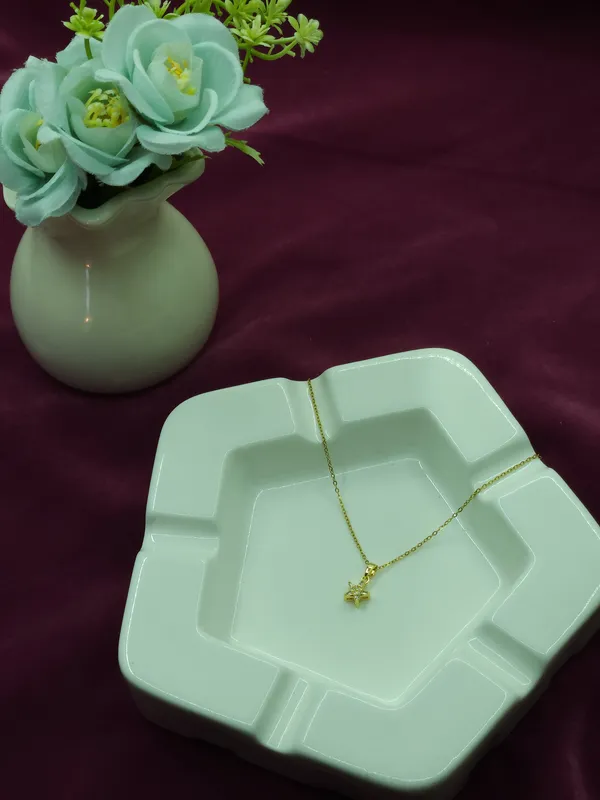 Gold_Astra_Star_Pendant_Necklace_For_Women