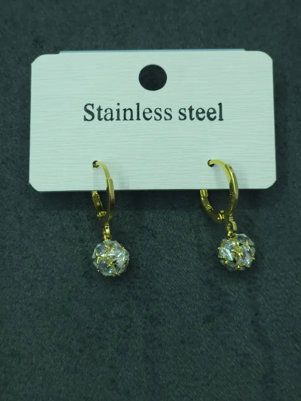 Gold_Celestia_Sparkle_Hoop_Earrings_For_Women