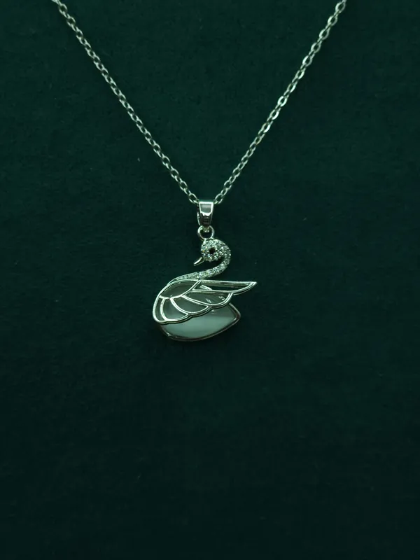 Silver_Swan_Grace_Pearl_Necklace_For_Women