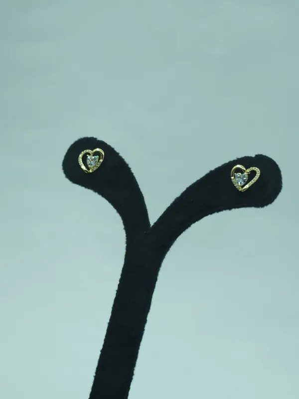 Gold_Valentina_Radiant_Heart_Studs_For_Women