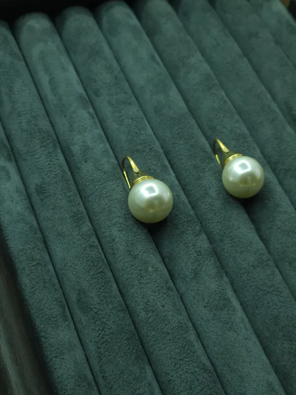 Gold_Pearl_Hook_Drop_Earrings_For_Women
