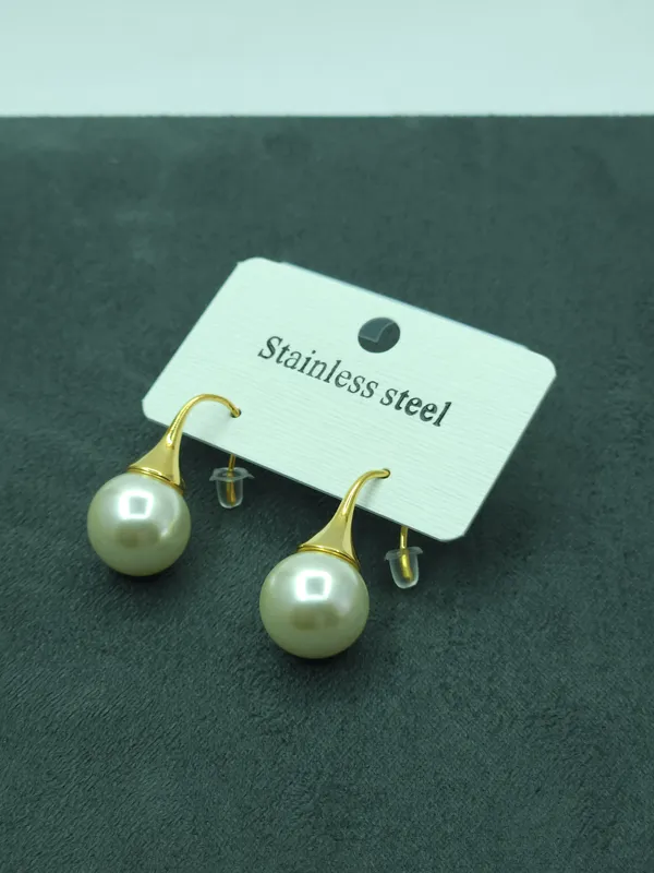 Gold_Pearl_Hook_Drop_Earrings_For_Women