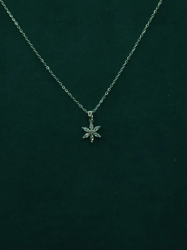 Silver_Stella_Crystal_Bloom_Necklace_For_Women