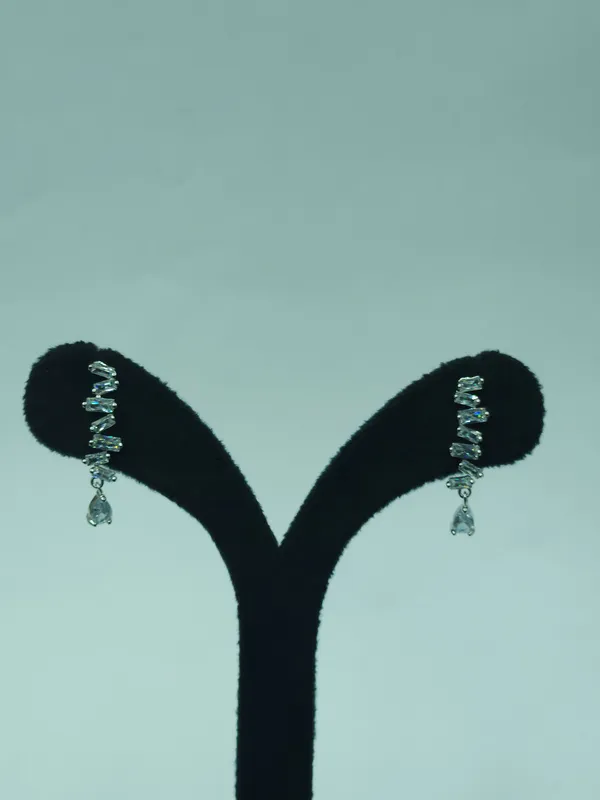 Silver_Cascade_Zigzag_Linear_Drop_Earrings_For_Women