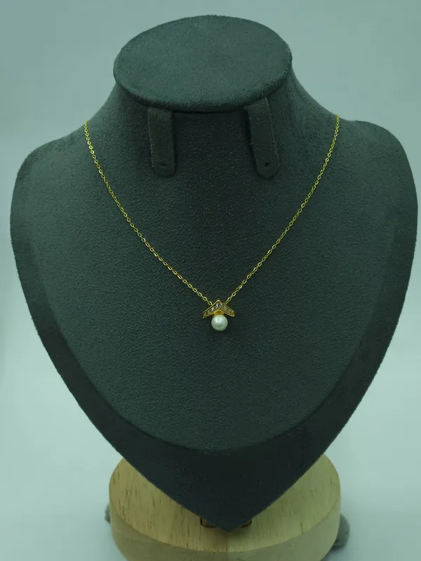 Gold_Celeste_Pearl_Drop_Pendant_Necklace_For_Women