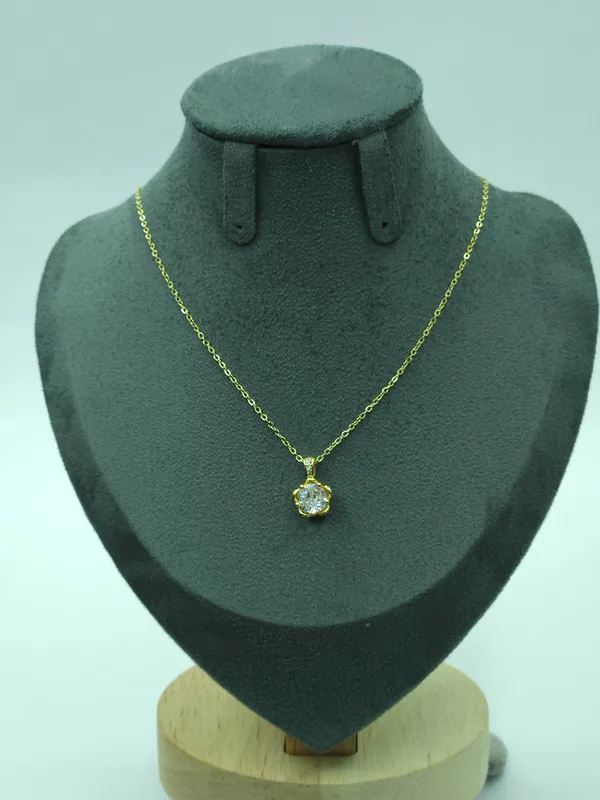 Gold_Aurelia_Solitaire_Bloom_Pendant_Necklace_For_Women