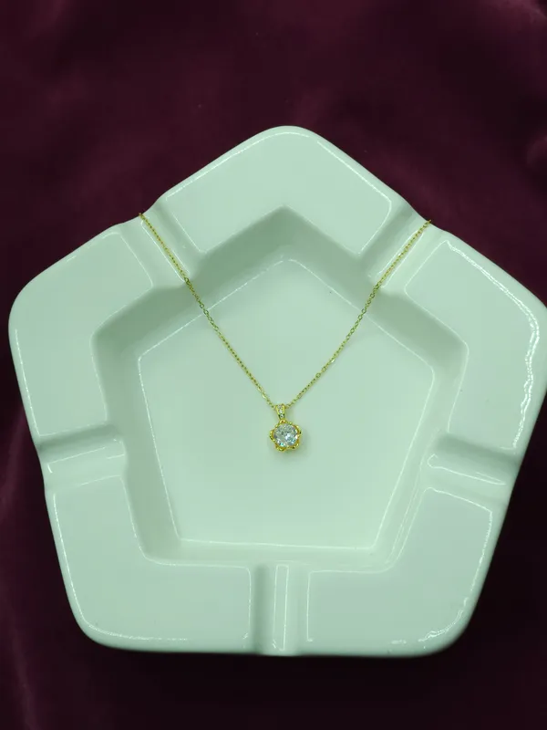 Gold_Aurelia_Solitaire_Bloom_Pendant_Necklace_For_Women