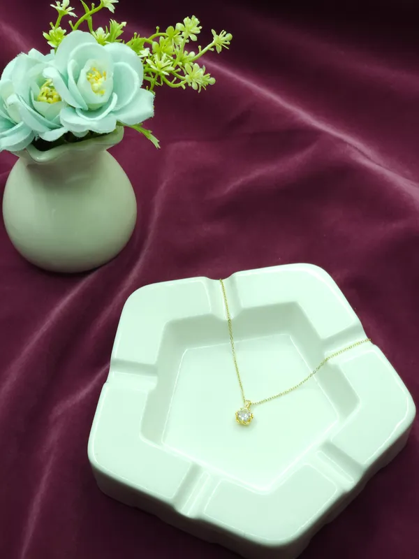 Gold_Aurelia_Solitaire_Bloom_Pendant_Necklace_For_Women