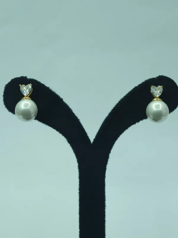 Gold_Baguette_Bloom_Pearl_Drops_For_Women