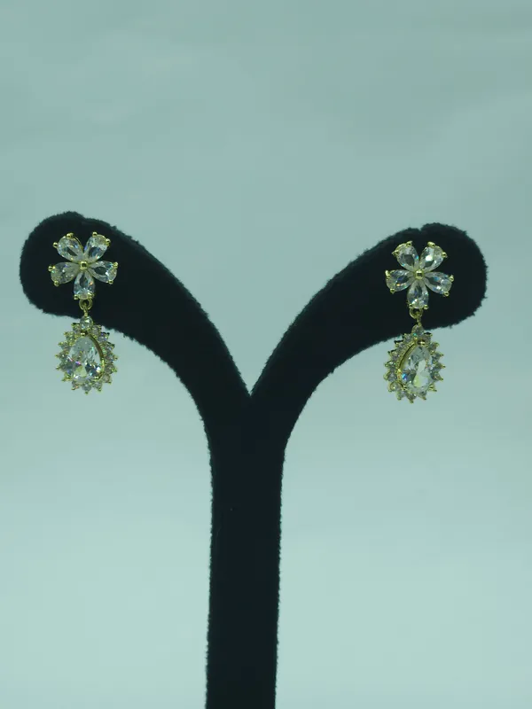 Gold_Bloom_Halo_Drop_Earrings_For_Women