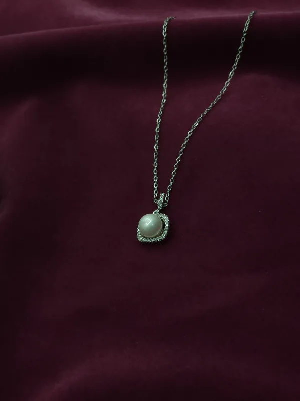 Silver_Celeste_Pearl_Halo_Necklace_For_Women