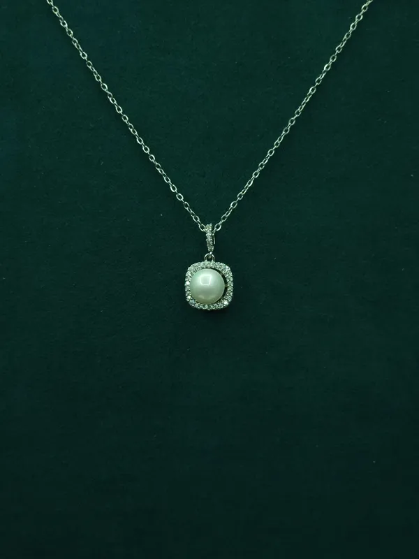 Silver_Celeste_Pearl_Halo_Necklace_For_Women