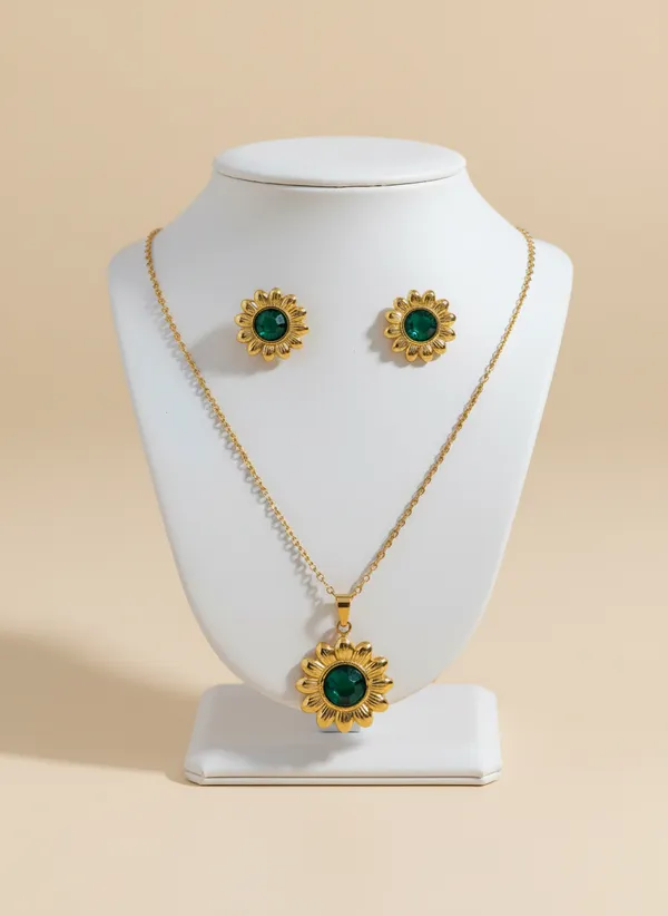 Gold_Alloy_Jewelry_Set_For_Women