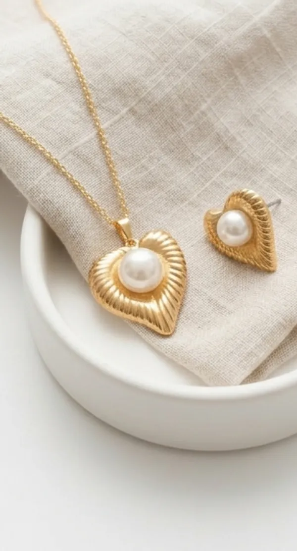 Gold_Stainless_Steel_Pendant_Necklace_Set_For_Women