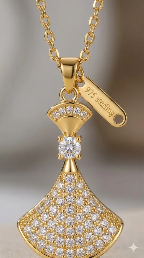 Gold_Stainless_Steel_Pendant_Necklace_For_Women