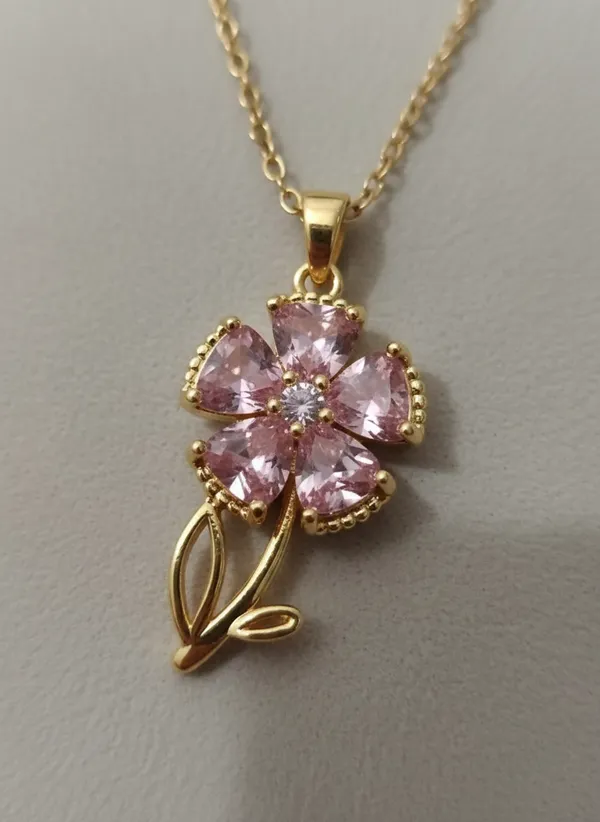 Gold_Stainless_Steel_Pendant_Necklace_For_Women