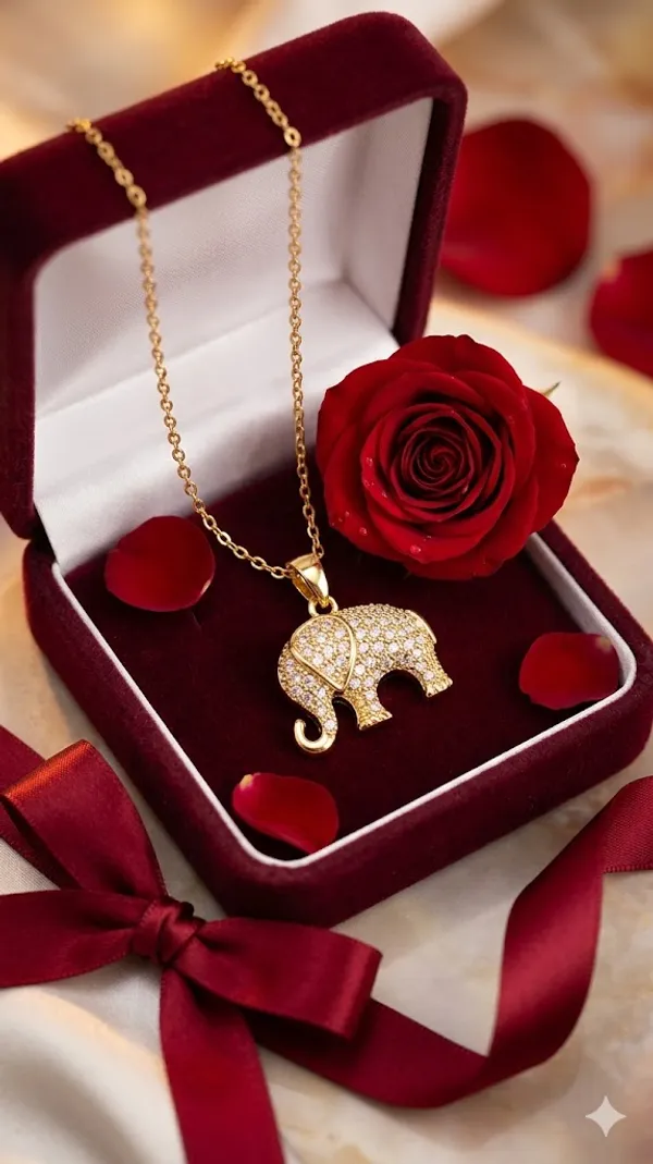 Gold_Stainless_Steel_Pendant_Necklace_For_Women