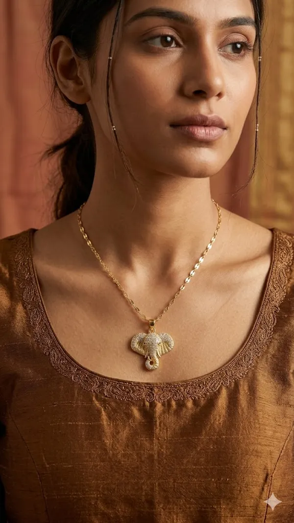 Gold_Stainless_Steel_Pendant_Necklace_For_Women