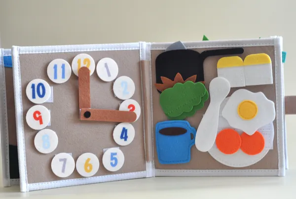 Rainbow_Quiet_Book_For_Kid