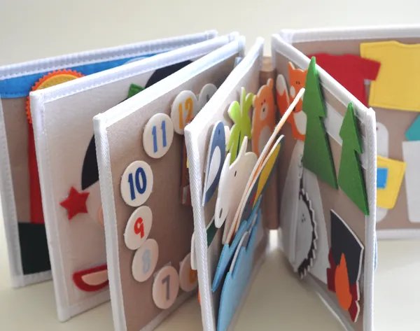 Rainbow_Quiet_Book_For_Kid