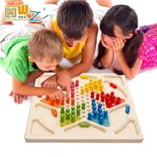 Chinese_Checkers_Wooden_Strategy_Board_Game