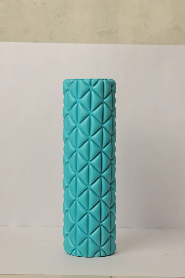 Textured_Paint_Roller_with_Geometric_Triangle_Pattern_-_Turquoise_Blue