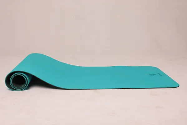 Premium_Yoga_Mat_with_Non-Slip_Surface_-_Turquoise_Blue