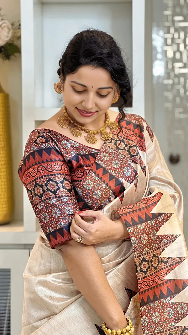 Soft_Tussar_Silk_sarees_with_Beautiful_Print_With_Attractive_Pallu_And_Contrast_Print_Blouse_With_Tassels