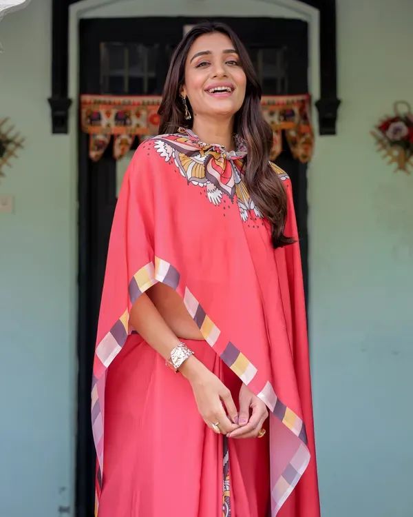 Coral_Red_Satin_Georgette_Saree_For_Women