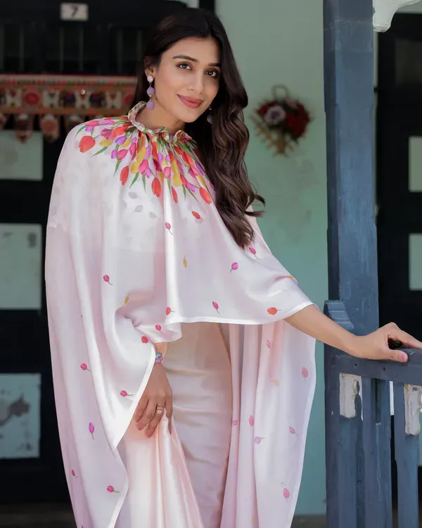 Peach_Pink_Satin_Georgette_Saree_For_Women