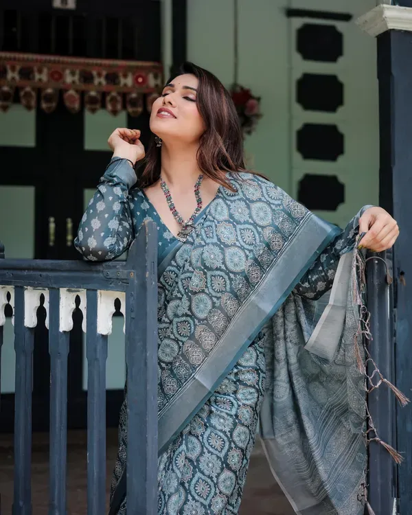 Teal_Blue_Linen_Saree_For_Women