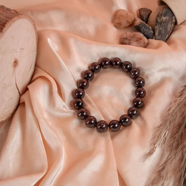 Zenn_Aura_Garnet_Bracelet_|_Passion_&_Energy_(10_MM)
