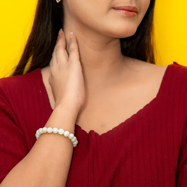 Zenn_Aura_Mother_of_Pearl_Bracelet_|_Nurturing_&_Calm_(8_MM)
