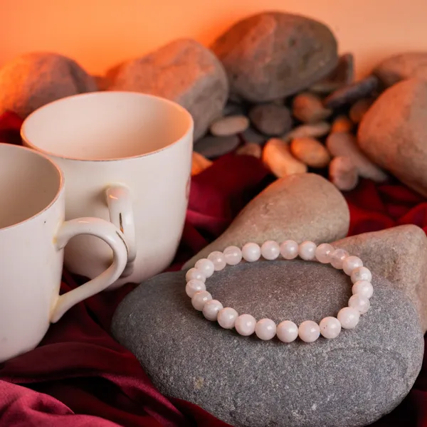 Zenn_Aura_Rainbow_Moonstone_Bracelet_|_Balance_&_Harmony_(Premium_8_MM)