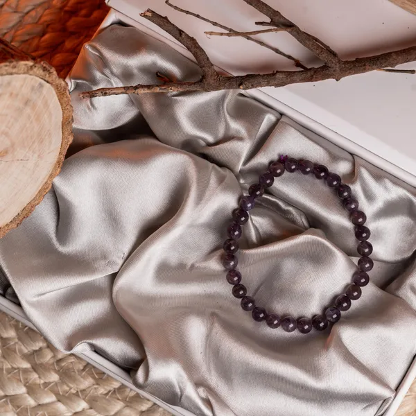 Zenn_Aura_Amethyst_Bracelet_|_Spiritual_Calm_&_Inner_Wisdom_(6_MM)