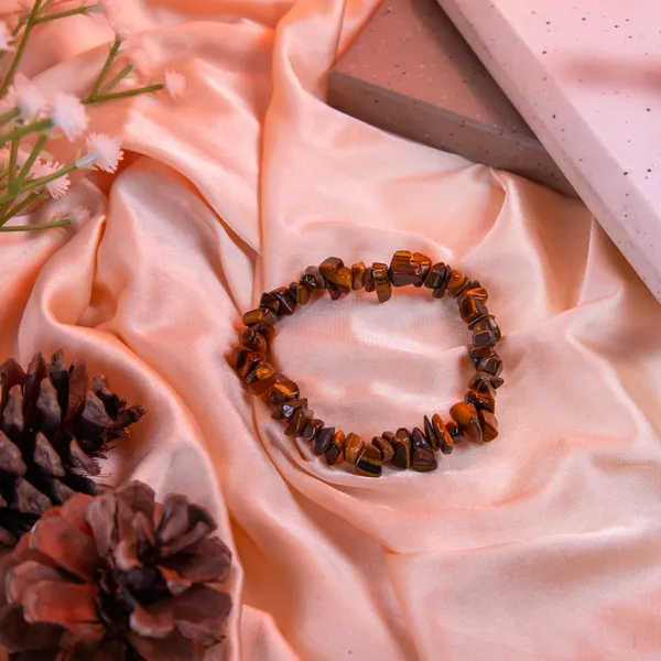 Zenn_Aura_Tigers_Eye_Bracelet_|_Strength_&_Confidence_(Chip_Bracelet)